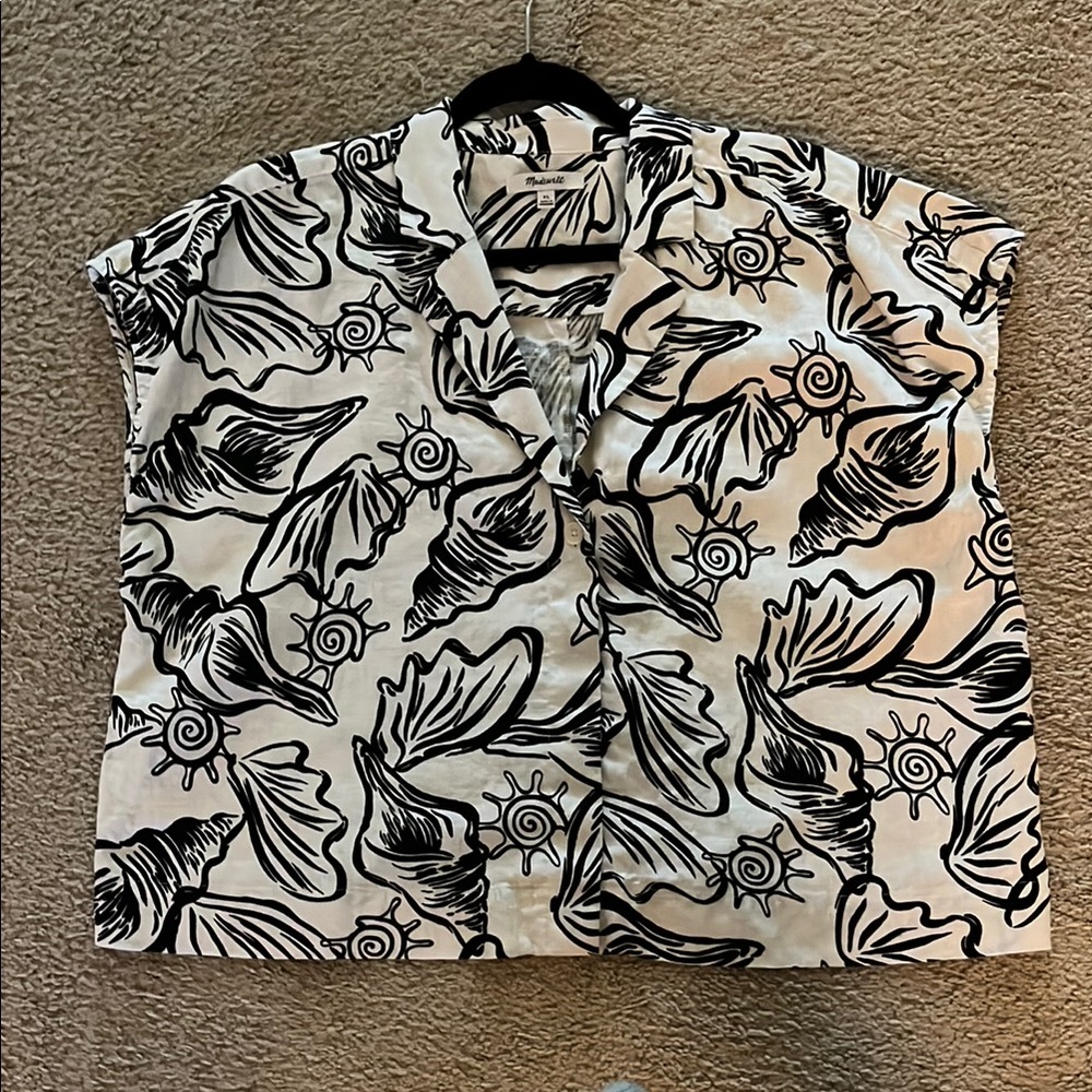 Black and White Seashell Print Blouse